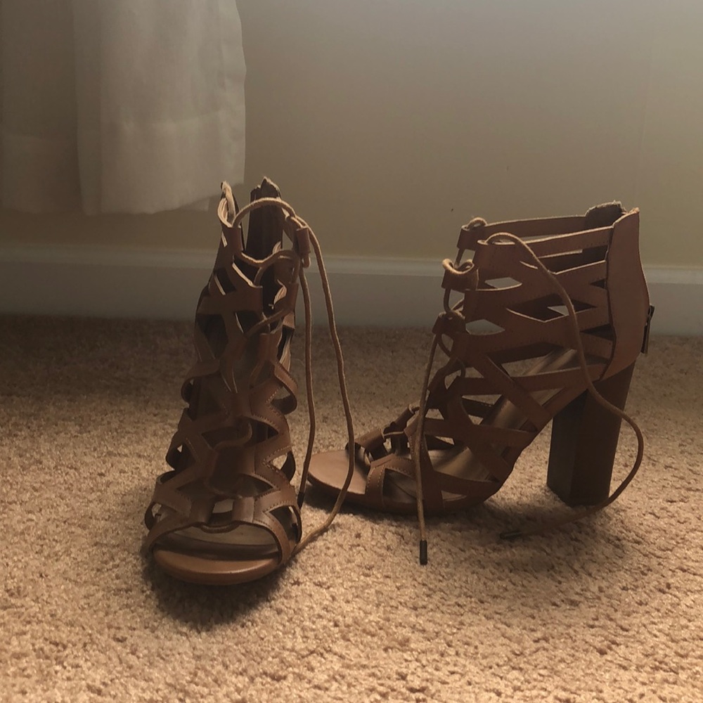Tie up heels